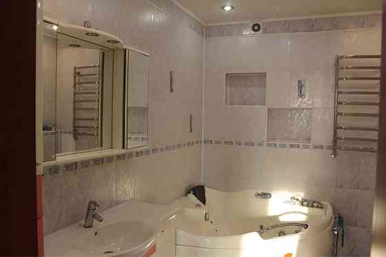 Простора 4-к квартира на Позняках. Є генератор. Власник Київ