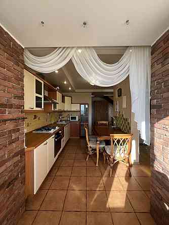 Оренда дворівневої квартири з автономним опаленням та паркомісцем. Житомир