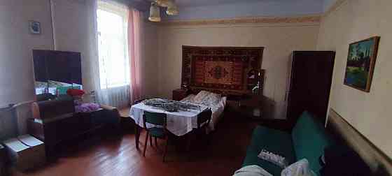 Продається 2 кім квартира в особняку по вул Сторожмнецькій ціна  57 00 Черновцы