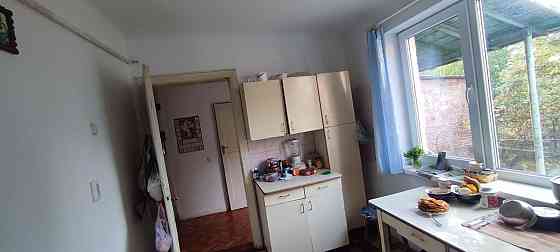 Продається 2 кім квартира в особняку по вул Сторожмнецькій ціна  57 00 Черновцы