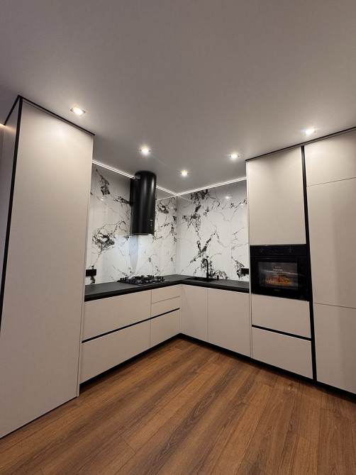 2х ком квартирас , кухня 20м2, Центр Ирпень Ірпінь - зображення 4