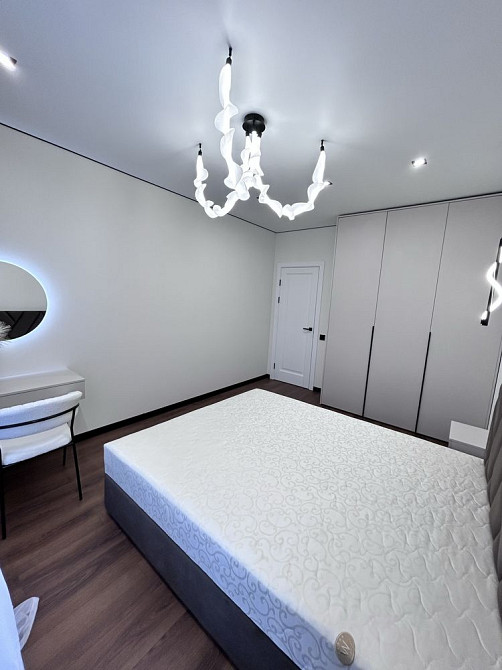 2х ком квартирас , кухня 20м2, Центр Ирпень Ірпінь - зображення 5