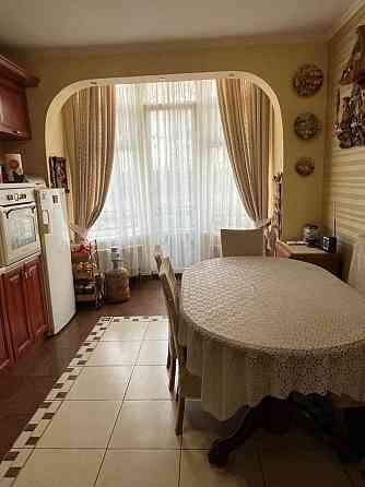 Простора 3 кімнатна квартира, Шевченківський район! Львов