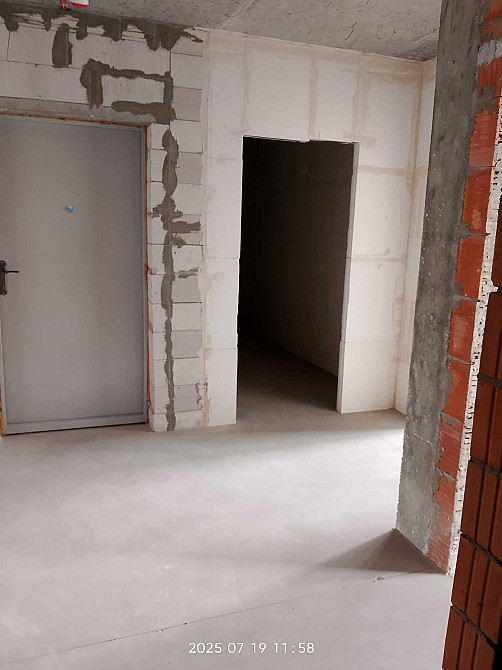 Простора 2-кімнатна квартира без ремонту, 100 м. до метро Харківська Київ - зображення 5