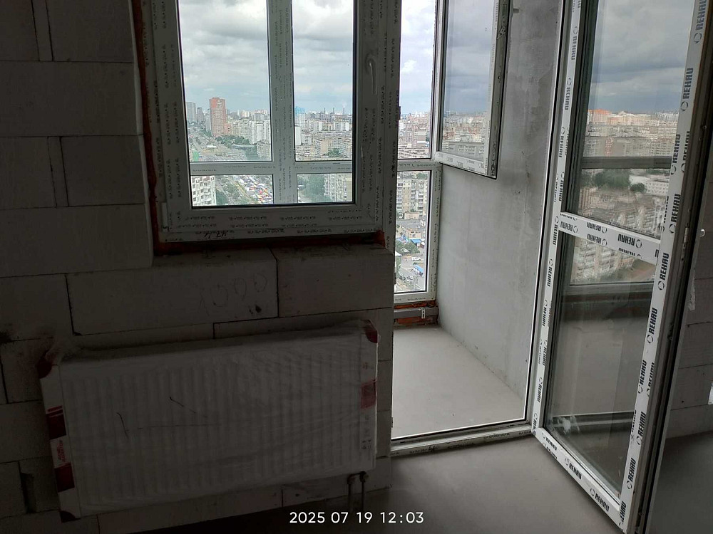 Простора 2-кімнатна квартира без ремонту, 100 м. до метро Харківська Київ - зображення 8