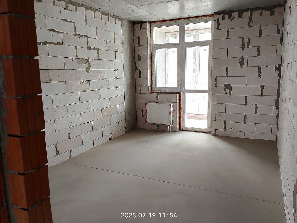 Простора 2-кімнатна квартира без ремонту, 100 м. до метро Харківська Київ - зображення 2