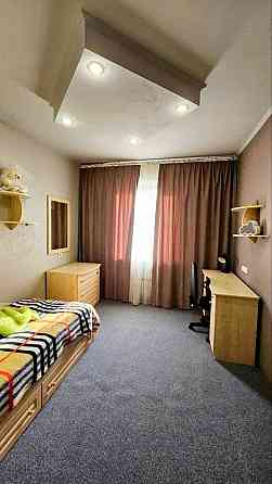 Аренда 3х комнатной квартиры с холлом 4 этаж Левый Берег 5 МКР Кам`янське (Запорізька обл.)