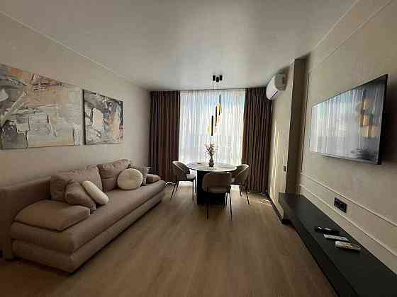 Довгостроково затишна 2К квартира за адресою Живописна 3 Київ