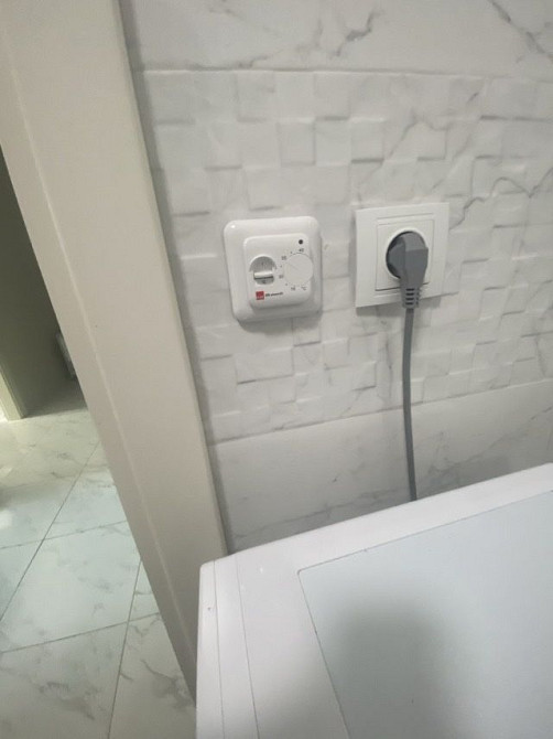 Оренда простороі 1 кімнатноі з ліжком Боздош і 8 березня Ужгород - зображення 1