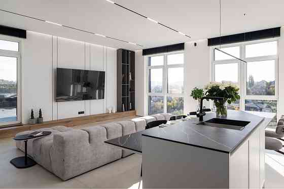 Квартира з шикарною видовою терасою Киев