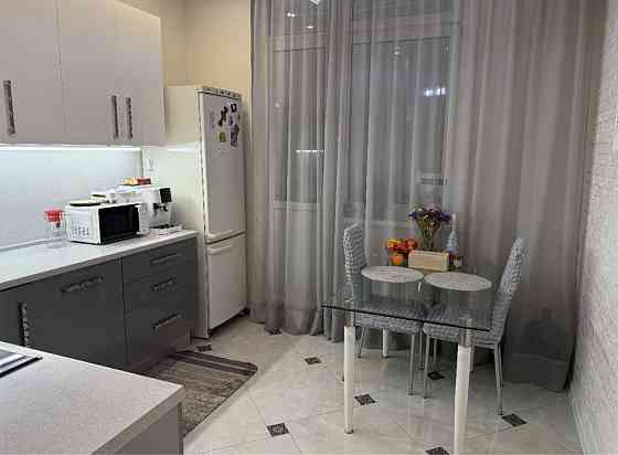 Продаю однокімнатну квартиру, метро Чернігівська, вул. Хоткевича, 8 Киев