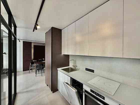 Однокімнатна простора квартира з новим ремонтом Львов