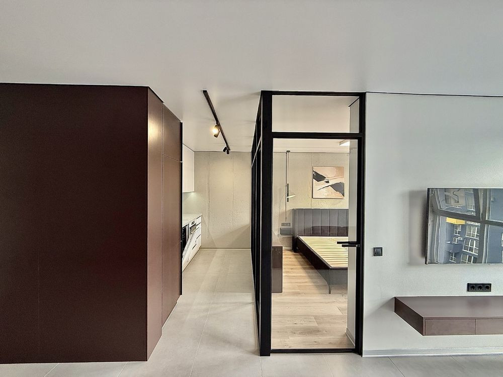 Однокімнатна простора квартира з новим ремонтом Львов - изображение 5