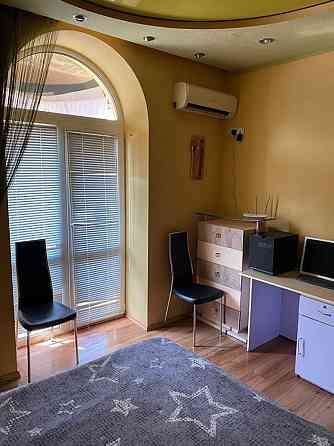 Продається своя видова квартира в центрі з ремонтом і всим необхіднимд Карнаухівка(Дніпропетровська обл.)