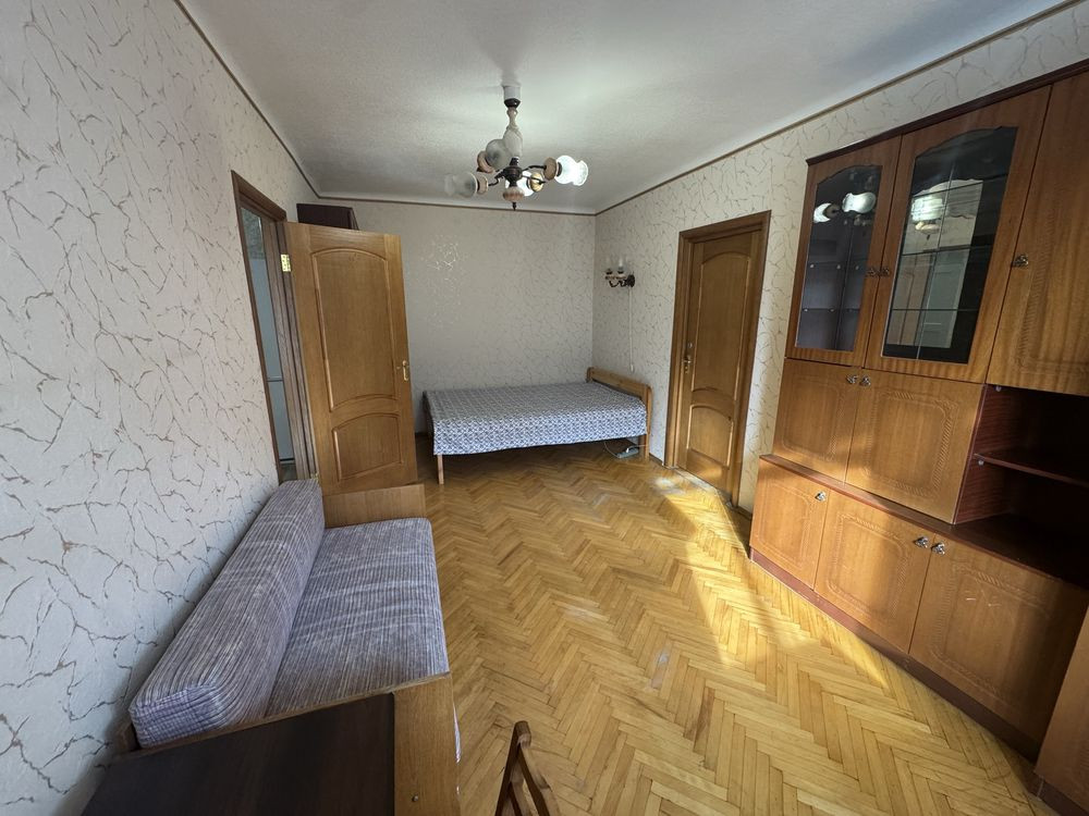 Здам1кв індустріальний міст трамвай метро вокзальнаКПІ почайнаНАУ Київ - зображення 1