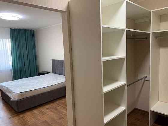 Оренда 3 кімн. квартири в ЖК Вудсторія, метро Червоний Хутір Київ