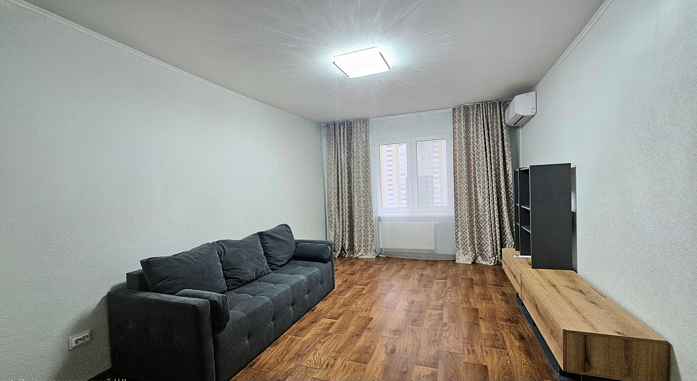 Оренда 3 кімн. квартири в ЖК Вудсторія, метро Червоний Хутір Київ - зображення 1