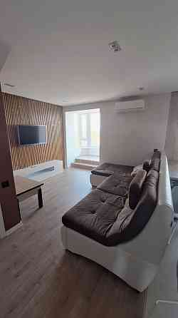 Здається стильна дворівнева квартира Полтава