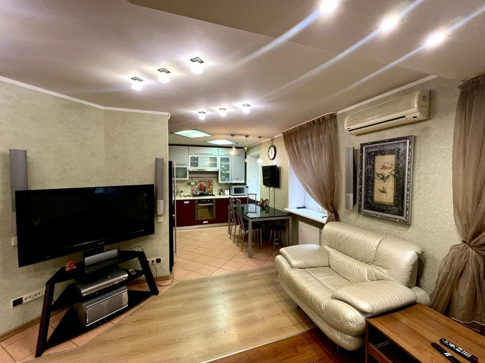 Оренда 3-кімнатної квартири в самому центрі міста Черкаси - зображення 2