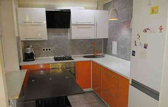 Оренда 1 кiм квартири вул. Богатирська 8. Є Газ, опалення. Київ