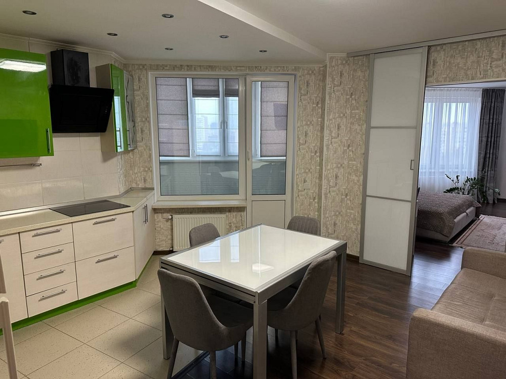 Продам 2к квартиру на Аерокосмическом проспекте. Метро. Центр Харків - зображення 1