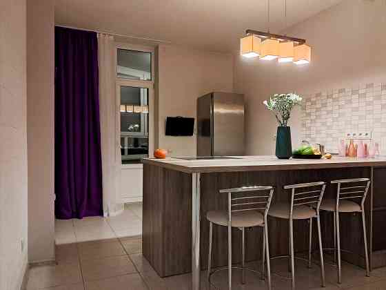 Орендувати квартиру Ахматовой 34, 53м2. Ліфт працюе завжди. Генератор Київ