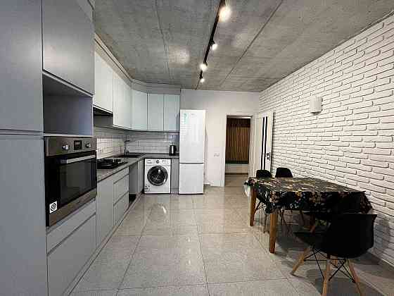 3к з видом на річку Івано-Франківськ