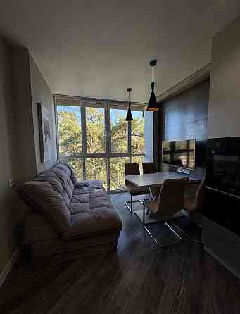 Сучасна, якісно укомплектована 2к з ремонтом.Шикарний вид на сосни Ирпень