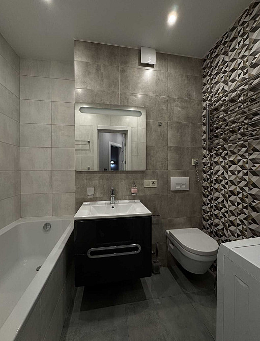 Сучасна, якісно укомплектована 2к з ремонтом.Шикарний вид на сосни Ирпень - изображение 2