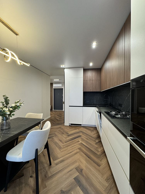 Стильна двокімнатна ЖК Фемелі Плаза Ивано-Франковск - изображение 3