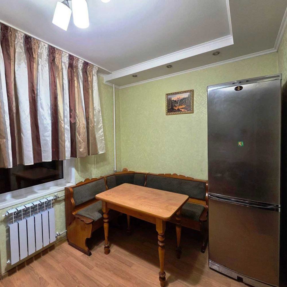 2 Поверх. Оренда 2к квартири вул. Ужвій Киев - изображение 2