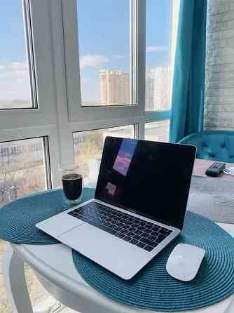 Без%продається 4-к  авторський ремонт з видом на Дніпро м. Лівобережна Киев