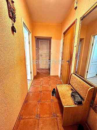 Продаж приємної 2 к кв  Позняки Харківська низький поверх Киев