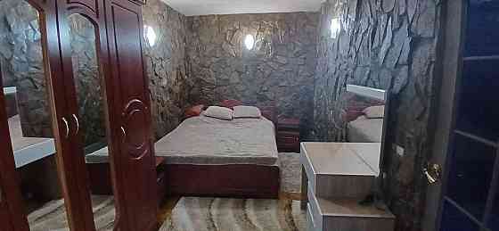 2 кімнатна квартира.Дезайнерскі стіни. Поблизу є все. Тихий район. Харків