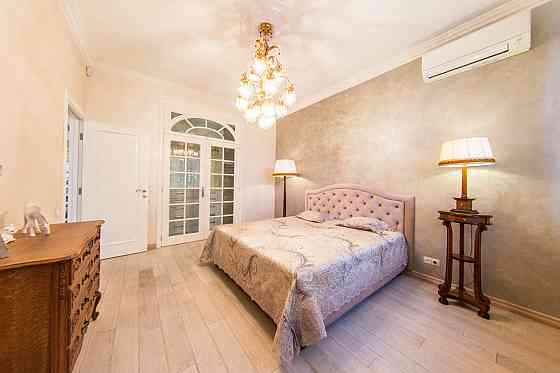 Оренда 2-к квартири 90м2 в Урядовому Кварталі, Інститутська 15/5 Київ