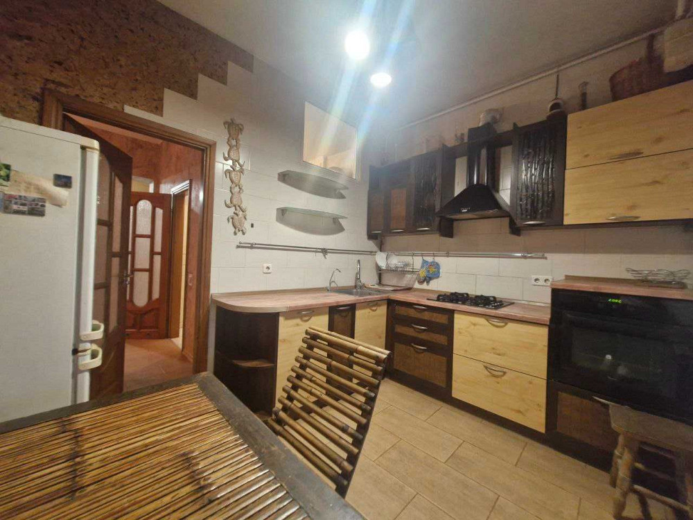 Оренда 2к квартири біля метро Святошино Київ - зображення 2