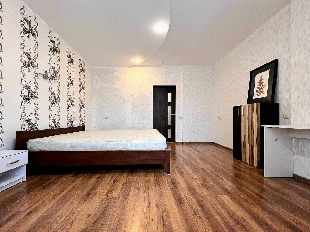 Урлівська 21а, спальня + кухня-вітальня, 1 кімнатна 55м2, м. Осокорки Київ - зображення 1