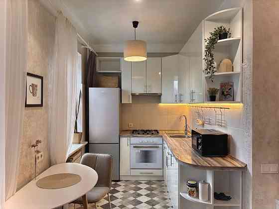 БЕЗ КОМІСІЇ Оренда 2-кімнатна квартира. Метро Звіринецька (1 хвилина!) Киев