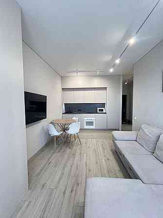 Центр.Оенда.  Сдам 2х ком квартру в ЖК Женева Днепр