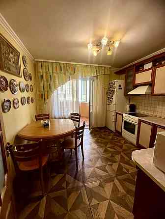 Оренда простороі 3-кімн. Вул. Бальзака,55В Киев