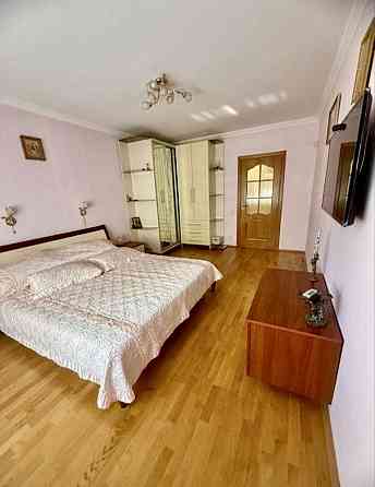 Оренда простороі 3-кімн. Вул. Бальзака,55В Киев