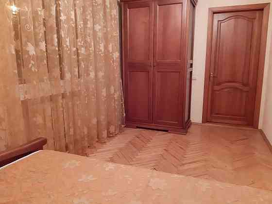 2 кімнатна, нас. пункт Стоянка, 10 км до метро Житомирська, власник Стоянка