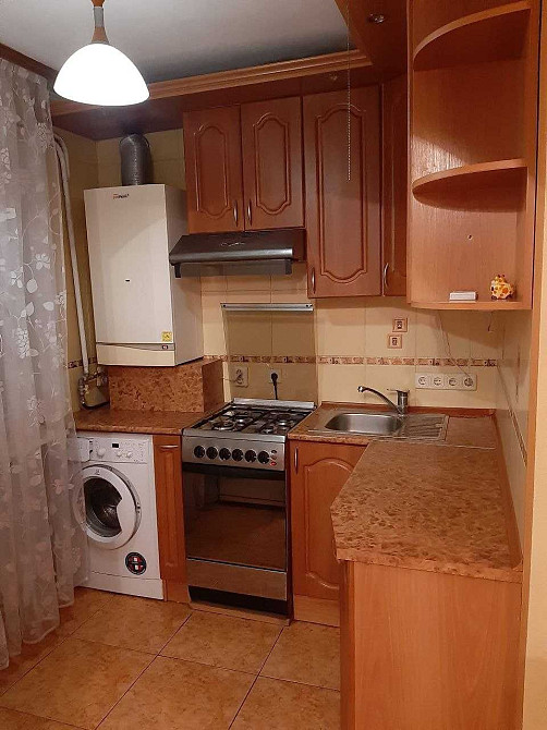 2 кімнатна, нас. пункт Стоянка, 10 км до метро Житомирська, власник Стоянка - зображення 3