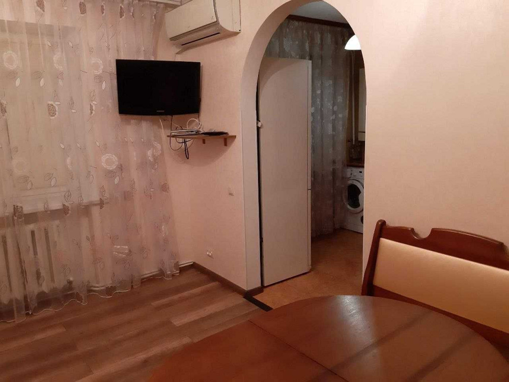 2 кімнатна, нас. пункт Стоянка, 10 км до метро Житомирська, власник Стоянка - зображення 2