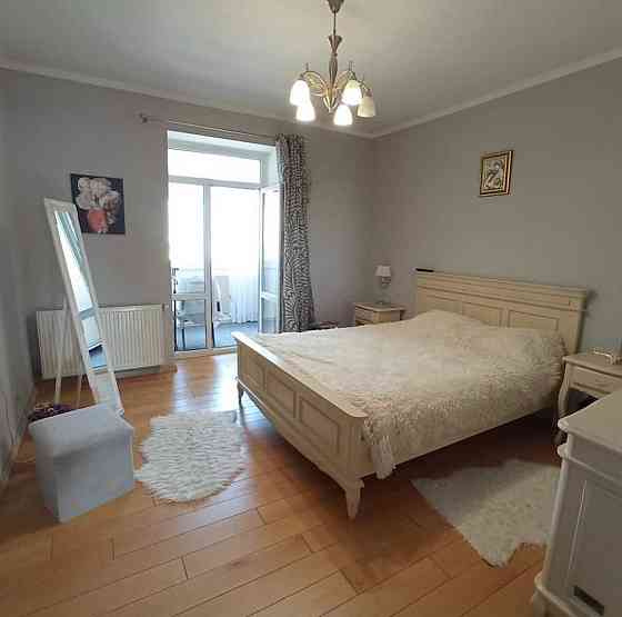 Здається 2-кімнатна квартира з кухнею-студією в центрі міста. Ивано-Франковск