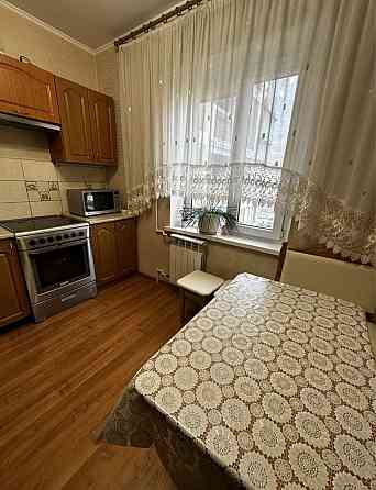 Оренда добротної квартири на Ревуцького 18-а Киев