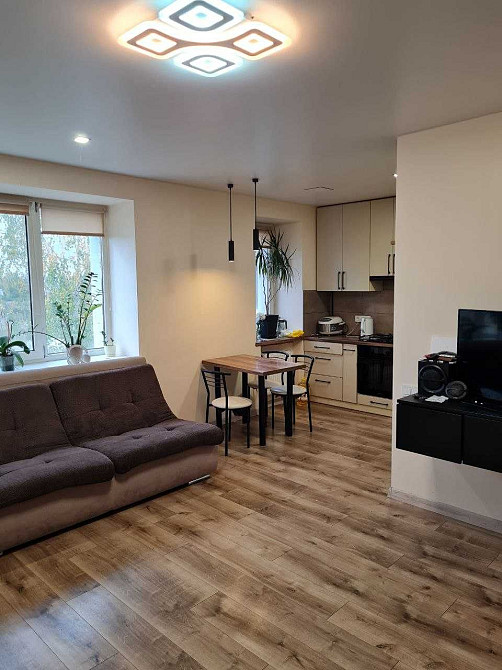 Продам 2 кімн. квартиру . 2/9 цегл. будинку.  РЕМОНТ. 46500 Кременчуг - изображение 1