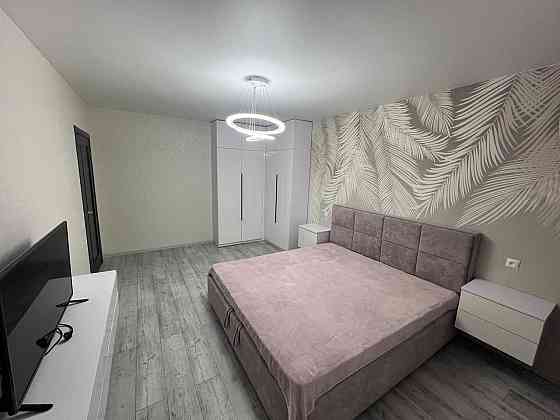 Продаж 3-к квартири з ремонтом 76м2, пр-т Червоної калини 38/10. Без % Киев