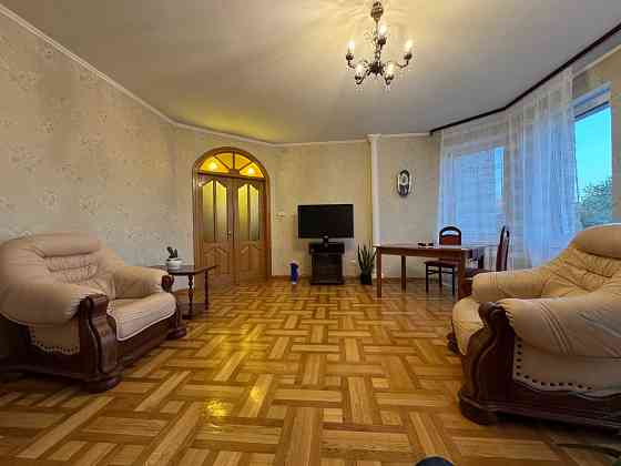 Оренда стильної 3-к в новому будинку біля Unit.City, вул. Іллєнка, 83д Киев