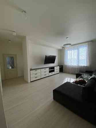 Продаж  3к квартири(92м.кв)Панорамний вид.5 хв від м.Чернігівська Киев